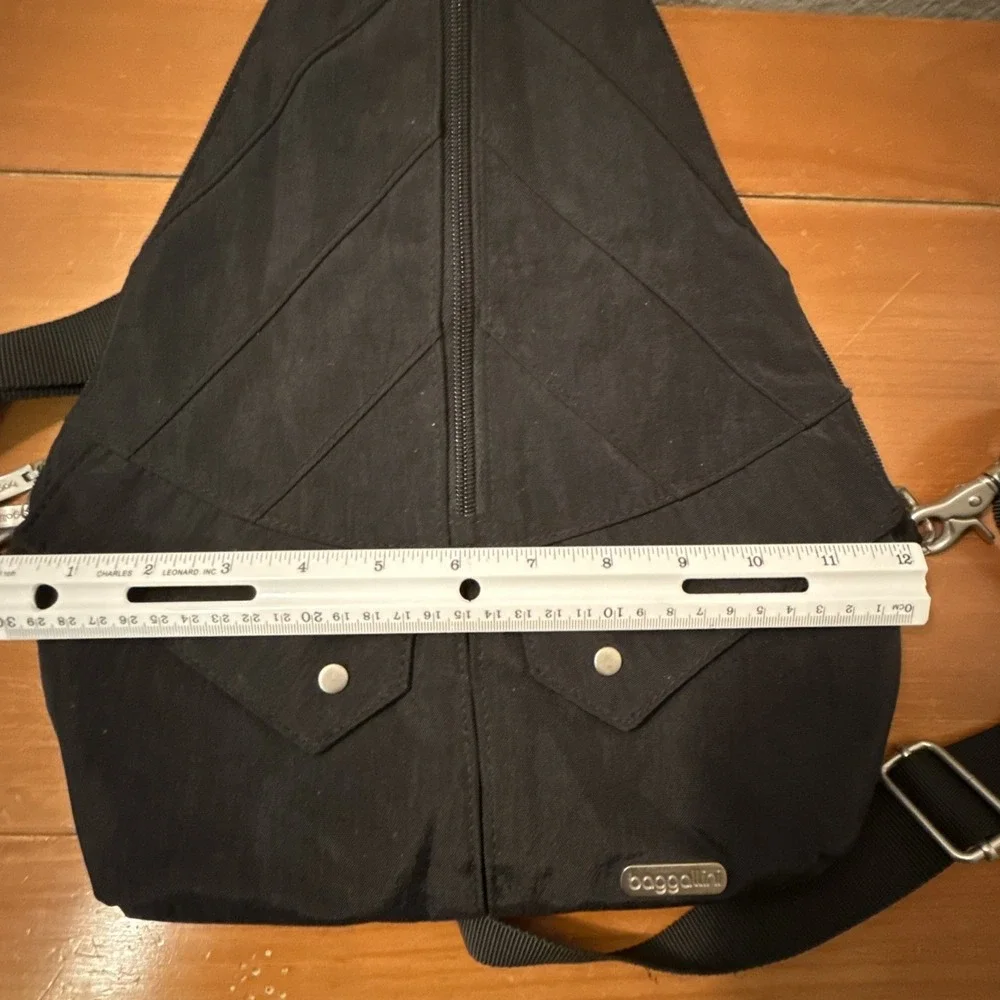 Baggallini Traverse Convertible Sling Bag Backpack Black Nylon Teardrop Shape